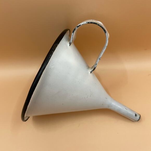 Vintage Enamel Funnel Black Trim Handle Metal Kitchen Collectable Decor Retro - Picture 4 of 10